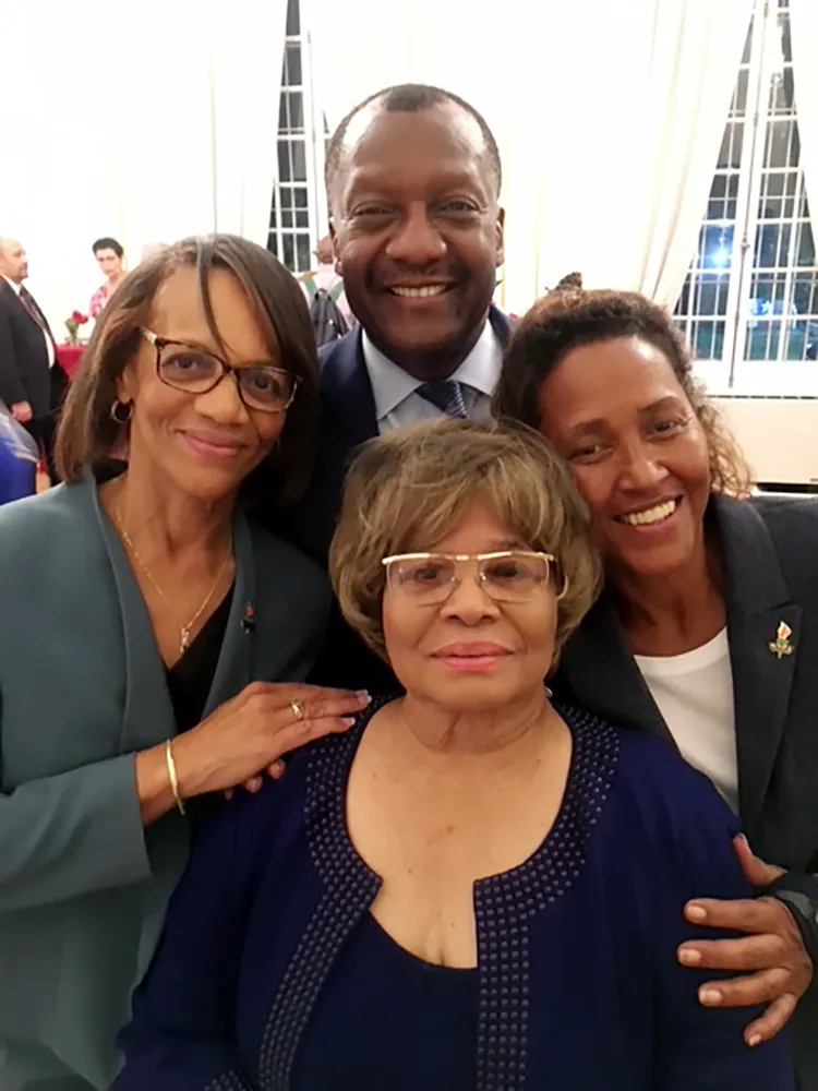 Rosetta Miller-Perry, front, is joined by Jackie Hampton, left, publisher, The Mississippi Link; Calvin Anderson, publisher, Tri-State Defender; and Keri Watkins, the Afro American. (Courtesy photo)